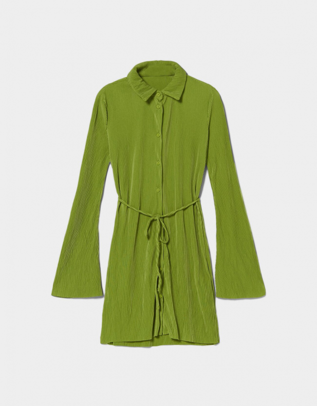 Plissiertes Minikleid mit langen Ärmeln und Gürtel