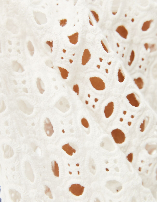 Jacke mit Schweizer Stickerei